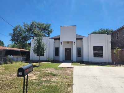 736 Trinity St