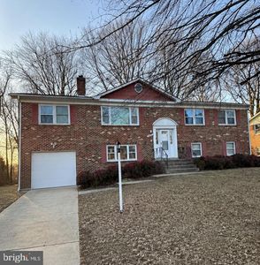 12015 Hickory Dr
