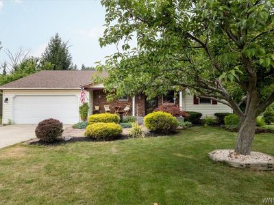 5866 Lakecrest Dr