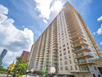 230 174th St UNIT 814