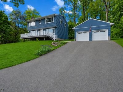 Property at 8 Cove Rd, Hopatcong, NJ