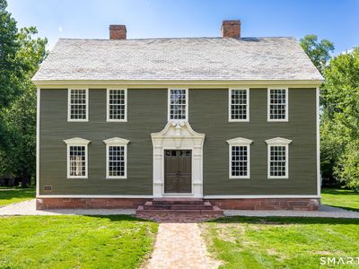 1653 Main Street