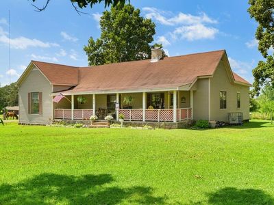890 Fitts Ross Rd