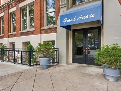 408 W Saint Clair Ave APT 609