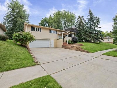 407 Mesabi Dr