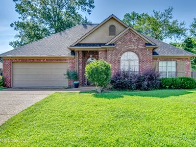 126 W Pinebrook Dr