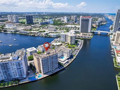 121 Golden Isles Dr APT 907