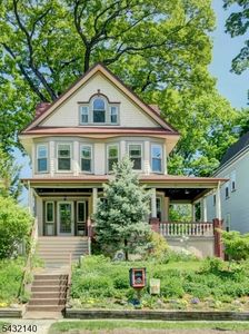 521 Belleville Ave