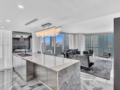 475 Brickell Ave APT 2715