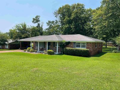 416 Lakeside Dr