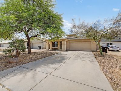 2743 E TAMARISK Avenue