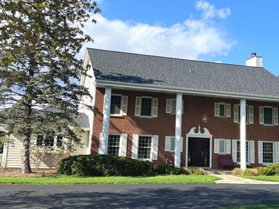 1900 Hickory Knoll Dr