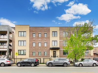 2317 W Armitage Ave #1W