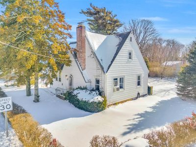 42 Greenwood Road #Bay Shore, NY 11706