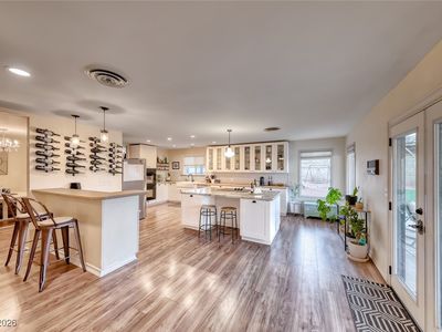 2735 S Torrey Pines Dr