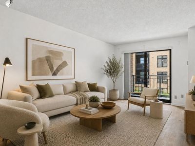 401 1st St S #203