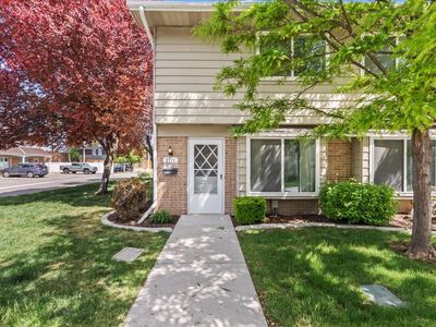 2111 E Georgetown Sq