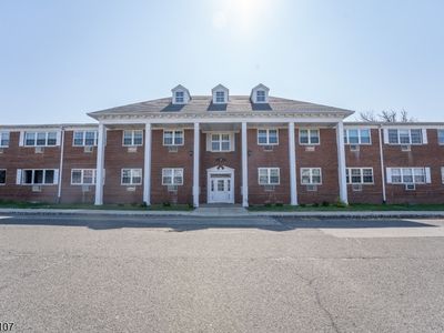 530 Park Ave #202