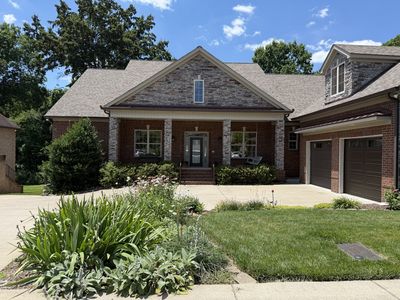 333 Bournemouth Ln