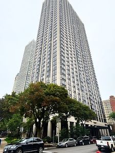 2650 N Lakeview Ave APT 3103