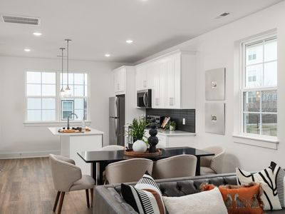 700 N Dupont Ave #103