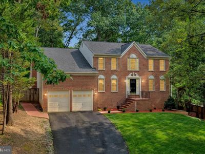 2011 Victoria Dr