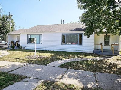 Property at 15 W 15th Ave, Hutchinson, KS