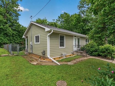 2390 Chateau Ln