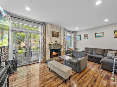12 Borelle Sq