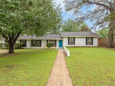 101 Foxhill Dr