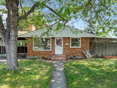 1735 N 18th Dr