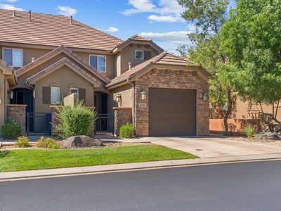 4174 E Torrey Pines Dr