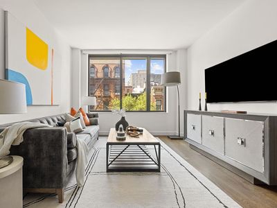 211 E 13th St #5H