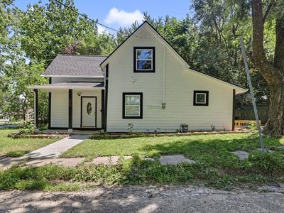1413 E Vine St