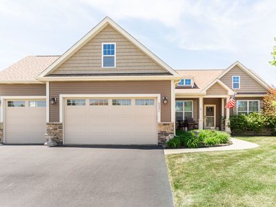 2331 Coventry Cir S