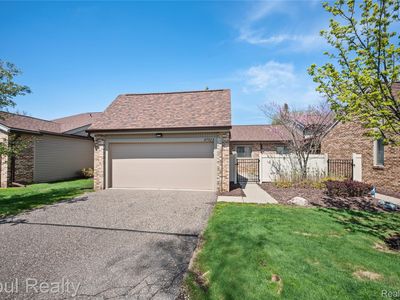 27323 Apple Blossom Ln