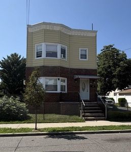735 7th St