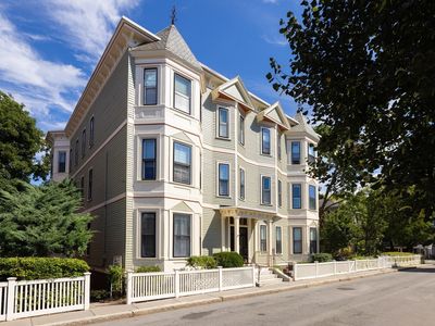 38 Linden St APT 4