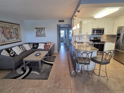 4030 Rexford Rd #B