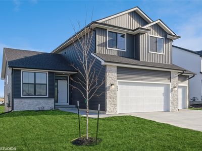 665 NW Prairie Rose Ln