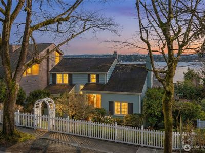 1702 Lake Washington Boulevard