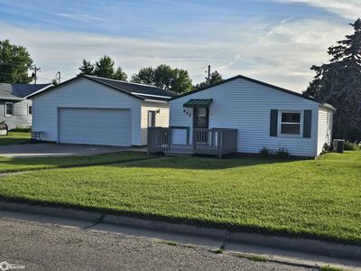 Property at 411 Spring St, Grinnell, IA