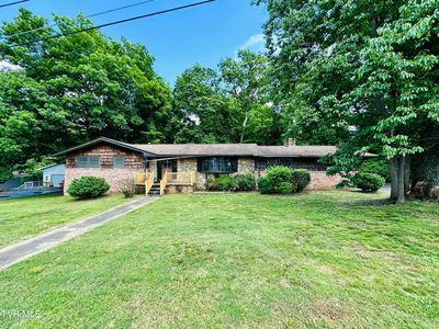 1201 Woodside Dr
