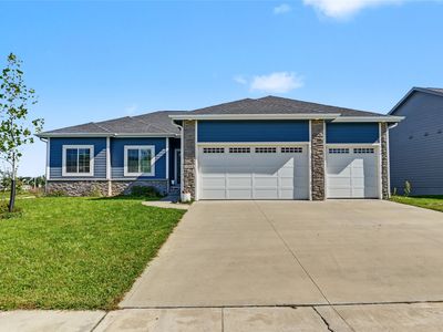 Property at 1041 Cardinal Dr, Polk City, IA