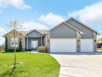 1742 N Blackstone Ct