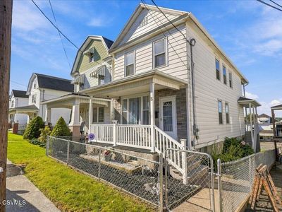 8 New Pine St