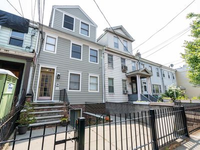 277 3rd St APT 1