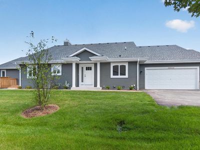 W206N16182 Stonebrook DRIVE