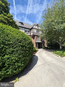 221 Ridgemede Rd Unit 302