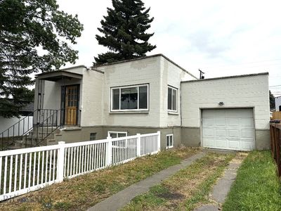 2405 Ottawa St